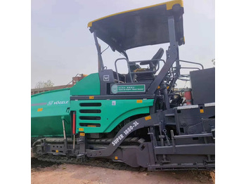Asphalt paver VÖGELE