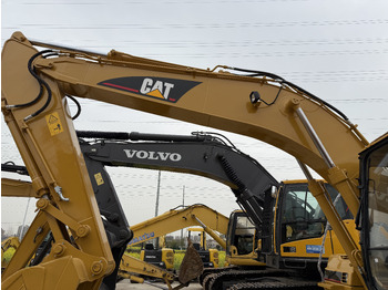 Crawler excavator CATERPILLAR 320b: picture 3