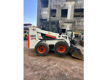 Skid steer loader Second Hand   BOBCAT S300 Skid-steer Loader with Very Good Performance Is for Sale at a Low Price: picture 2