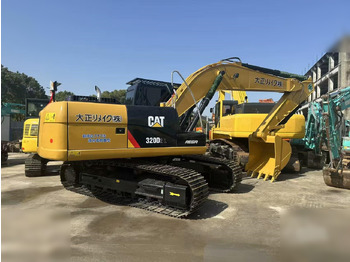 Crawler excavator KOMATSU PC300-7: picture 2