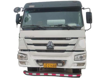 Concrete mixer truck SINOTRUK HOWO