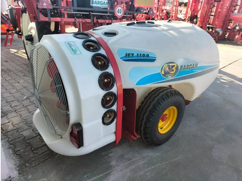 Trailed sprayer