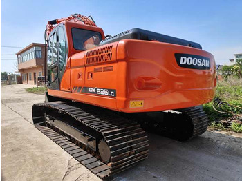 Excavator Used Doosan DX225LC Excavator | Low Hours | Heavy Duty | Global Shipping | Well-Maintained: picture 2