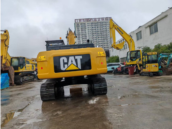 Crawler excavator CATERPILLAR 325D: picture 3