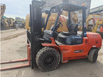 Diesel forklift TOYOTA