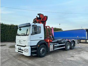Hook lift truck MERCEDES-BENZ MERCEDES AXOR 2533 SCARRABILE CON GRU E POLIPO: picture 2