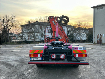 Hook lift truck MERCEDES-BENZ MERCEDES AXOR 2533 SCARRABILE CON GRU E POLIPO: picture 4