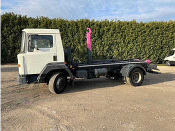 Hook lift truck NISSAN 130/115 SCARRABILE: picture 2