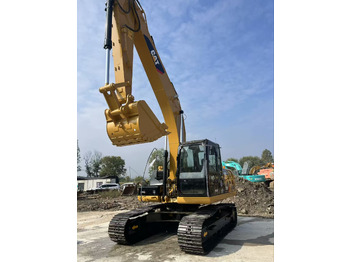 Crawler excavator CATERPILLAR 320D2: picture 3