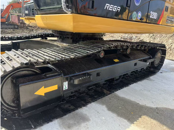 Crawler excavator CATERPILLAR 320D2: picture 5