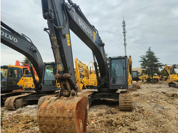 Crawler excavator VOLVO EC220D: picture 2