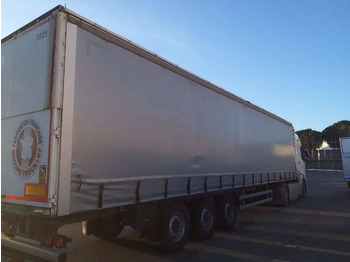 Curtainsider semi-trailer