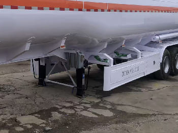 New Semi-trailer for transportation of fuel TITAN Diesel Fuel Tanker Trailer for Sale in Malawi: picture 4