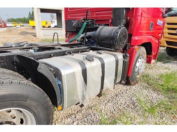 Tractor unit SHACMAN Second Hand Shacman Tractor Trailer for Sale in Tanzania: picture 5 Tractor unit SHACMAN Second Hand Shacman Tractor Trailer for Sale in Tanzania: picture 5