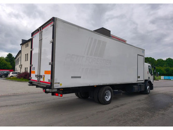 Refrigerator truck Renault GAMA D 18.320 chłodnia izoterma 18 palet sypialka: picture 3 Refrigerator truck Renault GAMA D 18.320 chłodnia izoterma 18 palet sypialka: picture 3