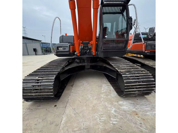 Crawler excavator 2023 Hitachi ZX250: picture 3