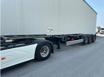 Container transporter/ Swap body semi-trailer KÖGEL SN24