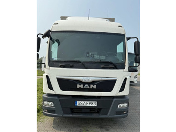 Curtainsider truck MAN: picture 2 Curtainsider truck MAN: picture 2