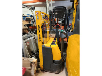 Stacker JUNGHEINRICH EJC