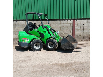 Compact loader AVANT