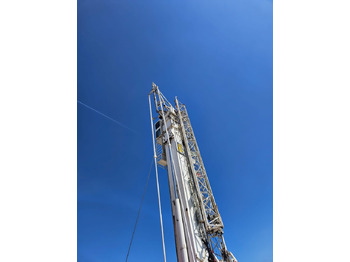 Self-erecting tower crane SPIERINGS