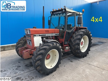 Farm tractor INTERNATIONAL
