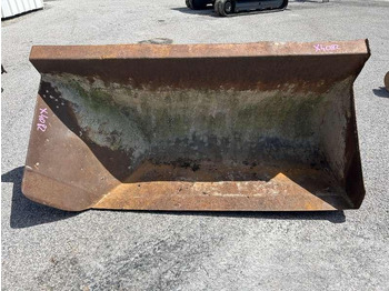 Loader bucket 1860mm - Lateral Droit: picture 2