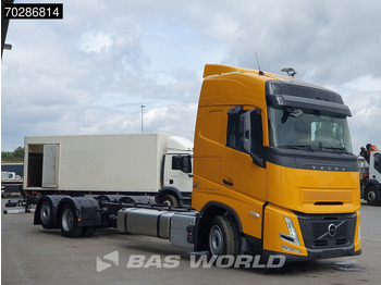 New Cab chassis truck Volvo FH 460 6X2 NEW chassis! Full air Suspension Lift-Axle Navi ACC LED Euro 6: picture 3