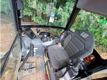 Mini excavator Caterpillar 302: picture 4