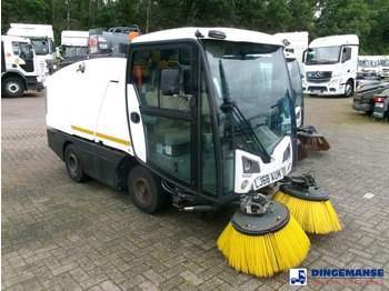 Road sweeper Johnston C202 compact street sweeper: picture 2 Road sweeper Johnston C202 compact street sweeper: picture 2