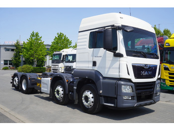 Crane truck MAN TGS 35.420 8×2 / Chassis 6.4 m / 3 steered axles: picture 4