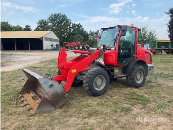 Wheel loader CASE