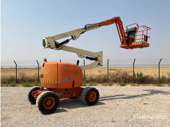 Articulated boom JLG