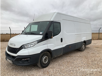 Box truck IVECO Daily 35s18