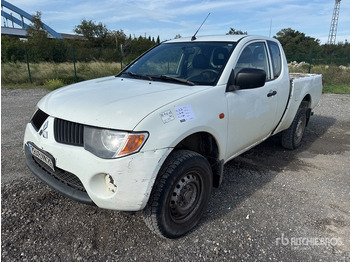 Pickup truck MITSUBISHI L200