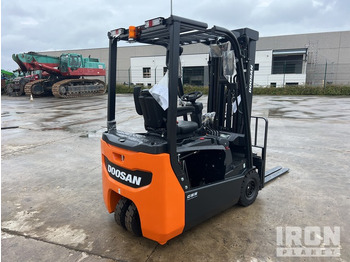 Electric forklift 2023 Doosan B15T-7 PLUS 1500 kg Chariot Elevateur Elect ... Electric Forklift: picture 3