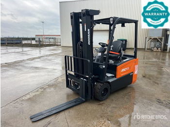 Electric forklift DOOSAN