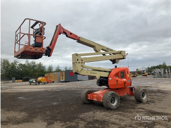 Articulated boom JLG
