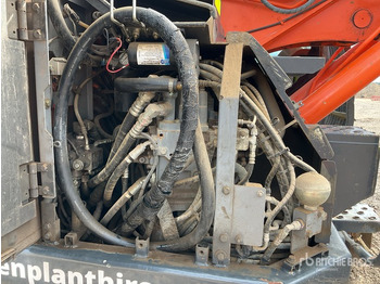 Crawler excavator 2016 Hitachi ZX135US-5B SRF Tunnel Spec Tracked Excavator: picture 5