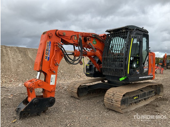 Crawler excavator HITACHI ZX135