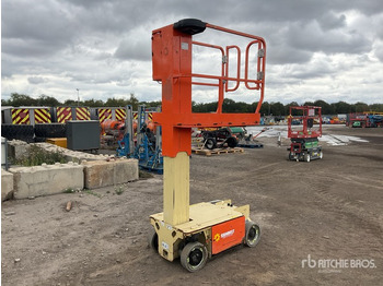 Vertical mast lift JLG