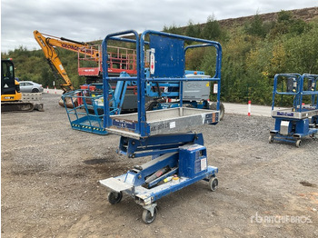 Vertical mast lift JLG