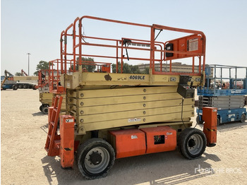 Scissor lift JLG