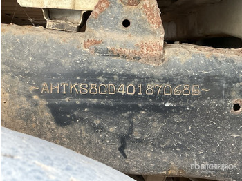 Pickup truck TOYOTA Hilux