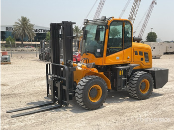 Rough terrain forklift