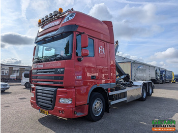 Hook lift truck DAF XF 105 460
