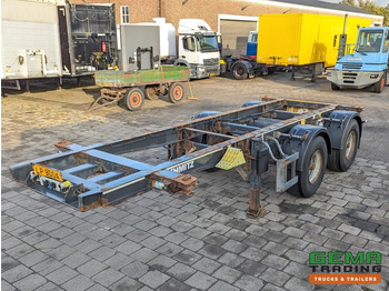 Container transporter/ Swap body semi-trailer SCHMITZ SCF