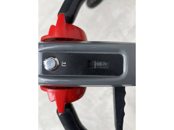 Pallet truck Linde MT12 (1131): picture 4 Pallet truck Linde MT12 (1131): picture 4