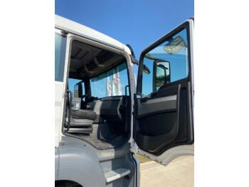 Tank truck MAN TGS: picture 5