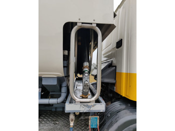 Tank truck SCANIA P400: picture 2